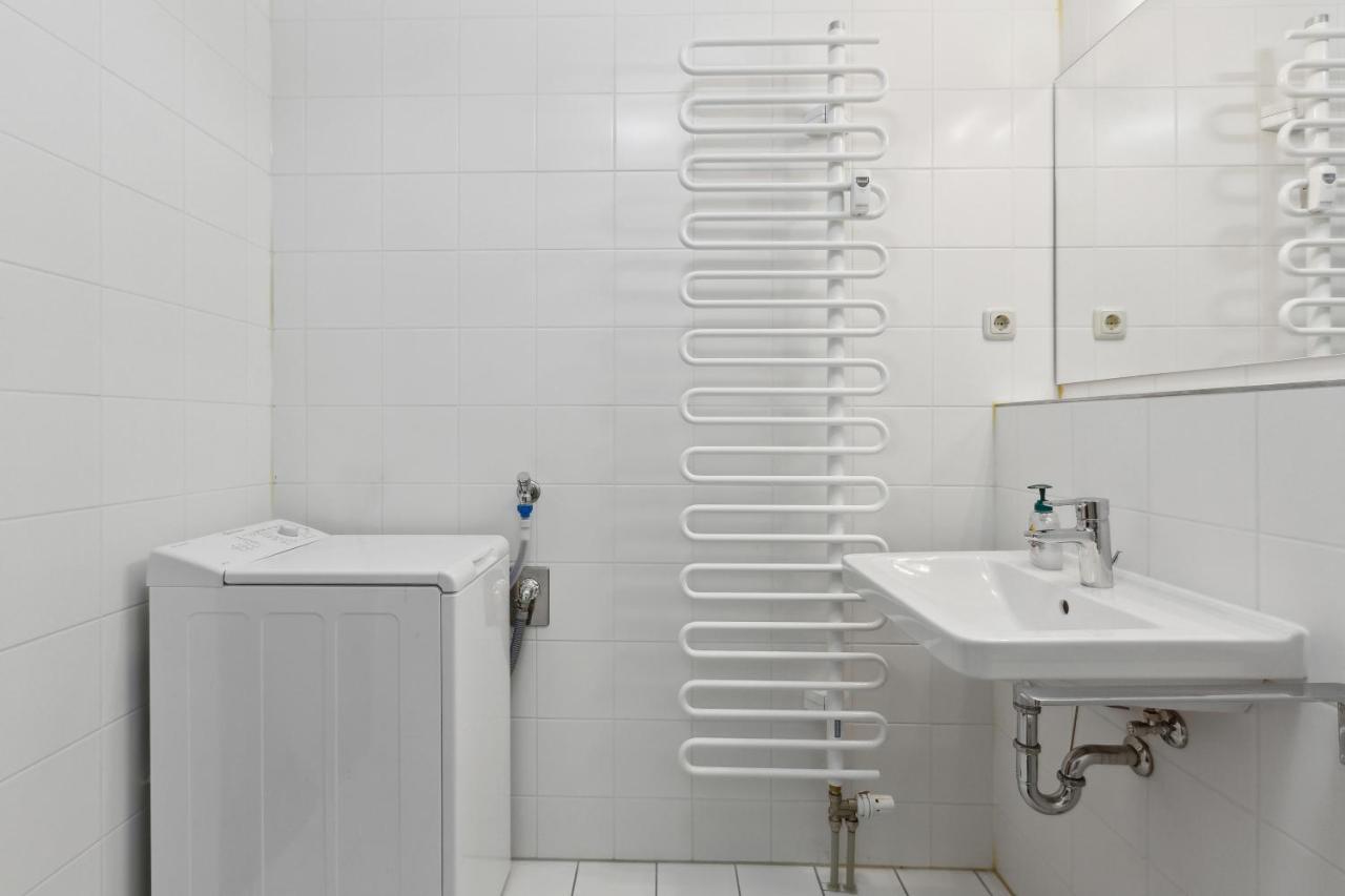 Eindrucksvolle Zwei-Zimmer-Wohnung Mit Balkon Und Grosser Kueche Leipzig Exterior photo
